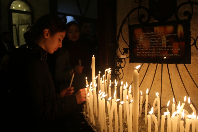 Hristiyan alemi Noel'i kutluyor